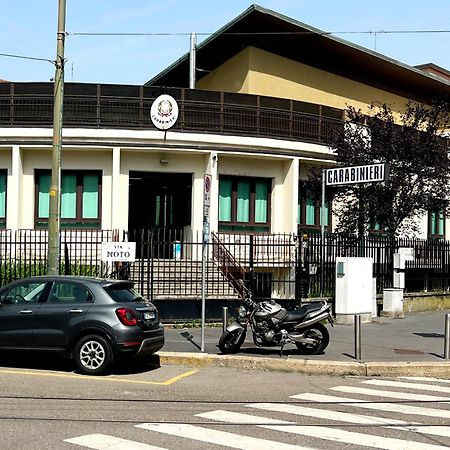 Borgo Milanese - Bocconi 15 Minuti Apartamento Exterior foto