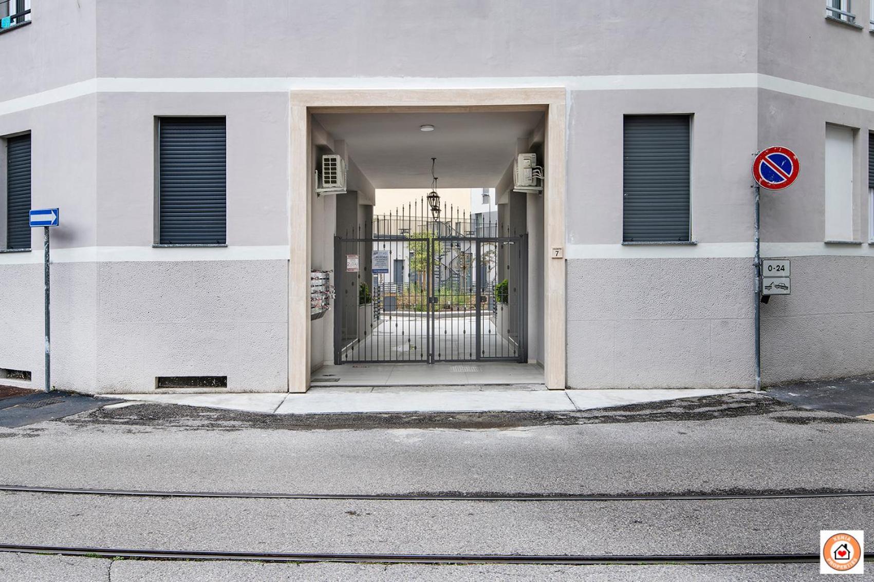 Borgo Milanese - Bocconi 15 Minuti Apartamento Exterior foto